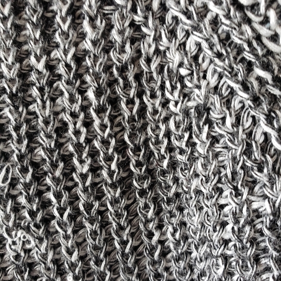 Cropped Sweater - Picture 2 of 2